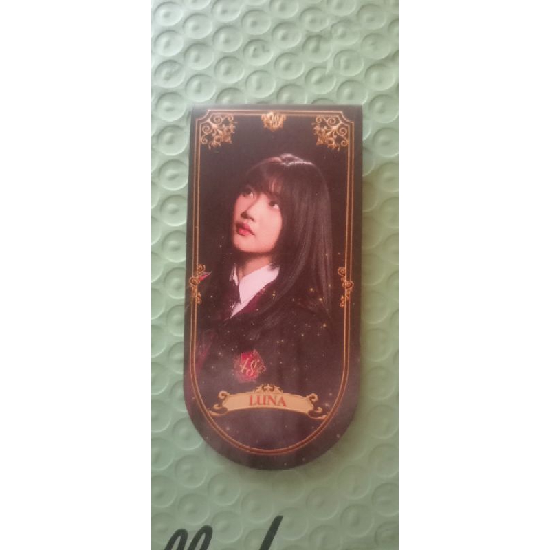 

bookmark magic hour Marsha