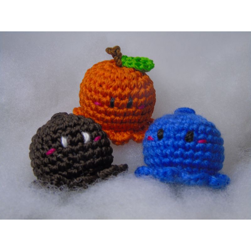 Baby octopus amigurumi keychain | crochet keychain | custom