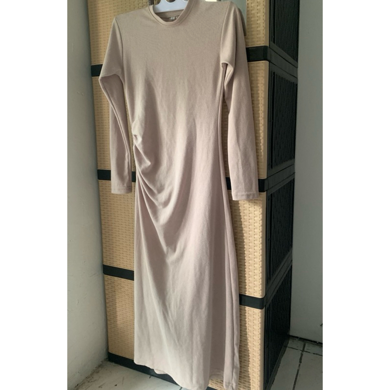 Preloved basic dress Puff it up