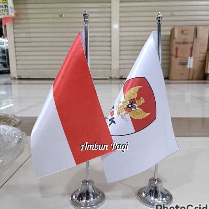 

best seller bendera merah putih+bendera logo KPK+tiang stenlis meja