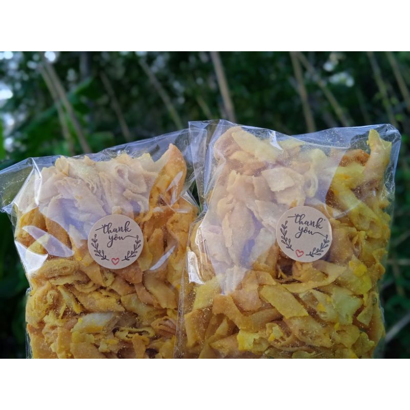 

KERIPIK LUMRING (kulit lumpia kering) gurih renyah rasa jagung manis