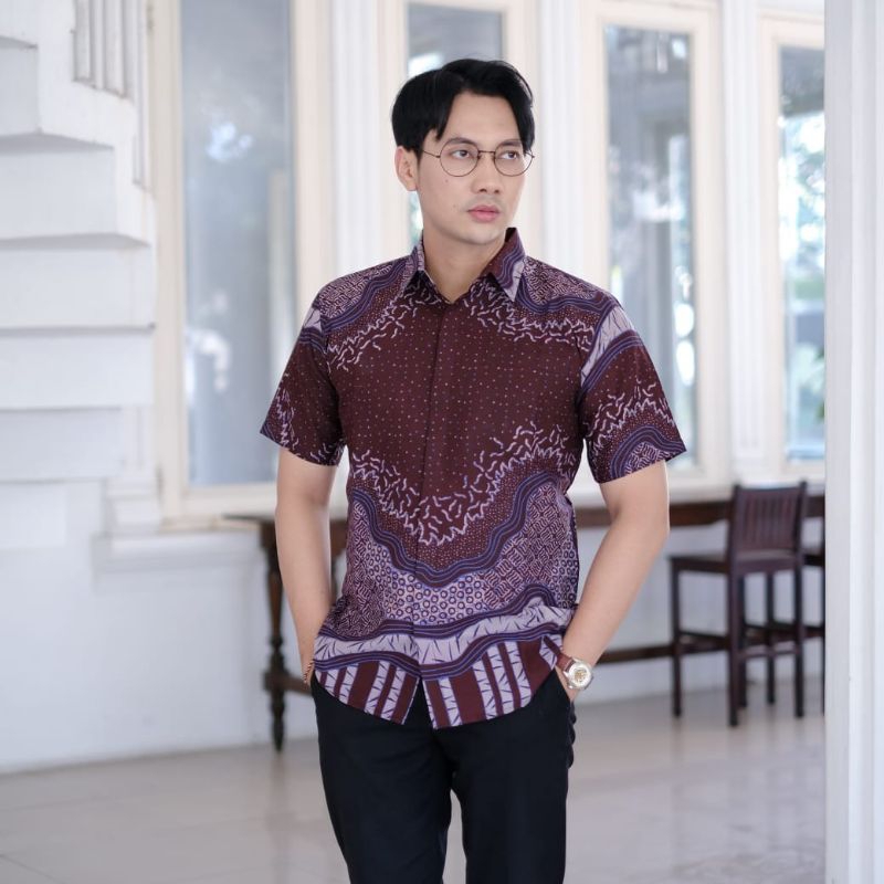 Motif Usman Pendek Warna Merah Maron Kemeja Batik Pria Slimfit Lapis furing
