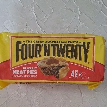 

FOUR N TWENTY CLASSIC MEAT PIES 700 GRAMS