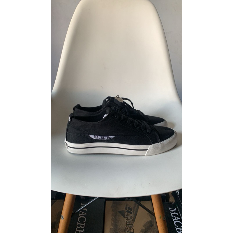 macbeth matthew black white