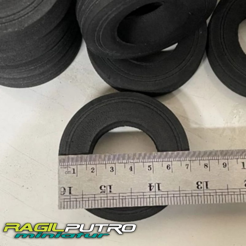 BAN RODA MINIATUR TRUK OLENG UKURAN 7CM UNTUK SKL 12 SUDAH DAPAT 6 RODA BAHAN SPON KARET AWET DAN EM