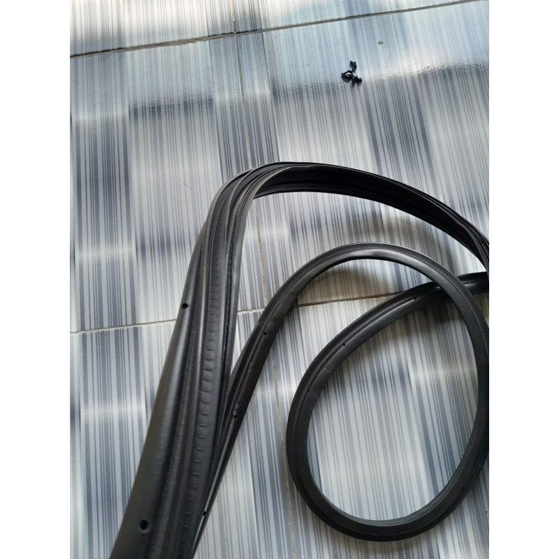 karet pintu bagasi mobil taruna asli