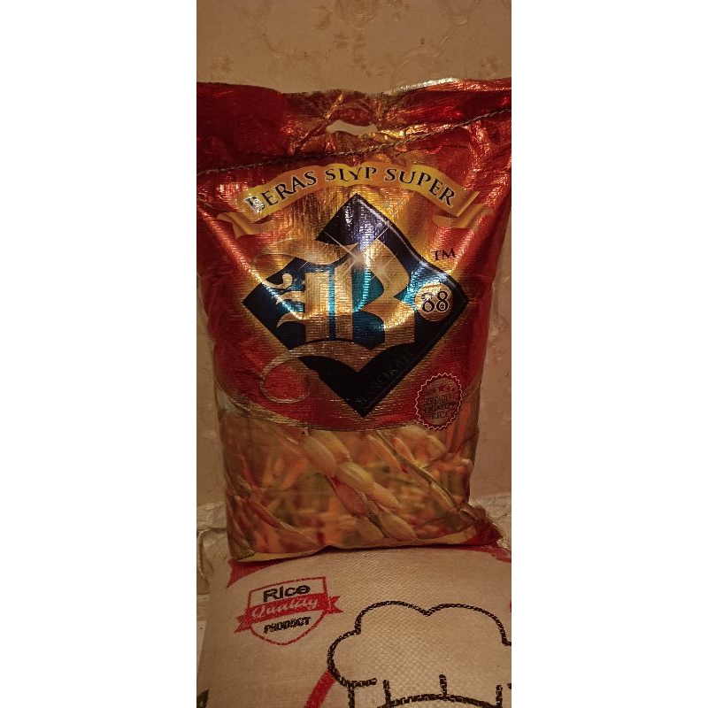 

BERAS MERK 88 SUPER PREMIUM 10 KG
