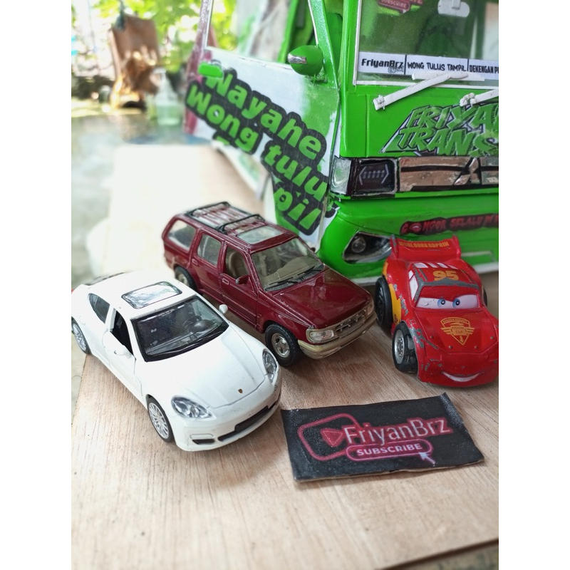 3pcs Diecast welly Msz porsche ford explorer mcquenn junk