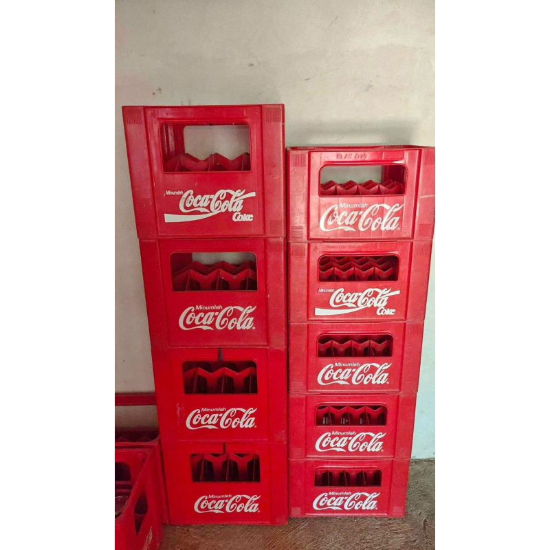Krat bekas 24 lubang,krat Coca-Cola kecil, meja kursi