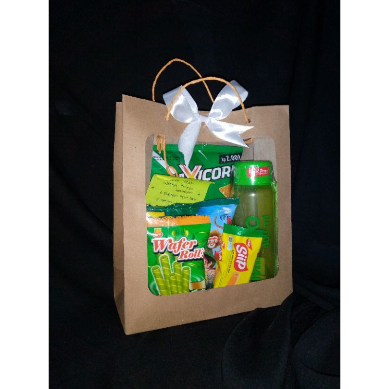 

HAMPERS BAG MURAH ISI SNACK DAN TUMBLER