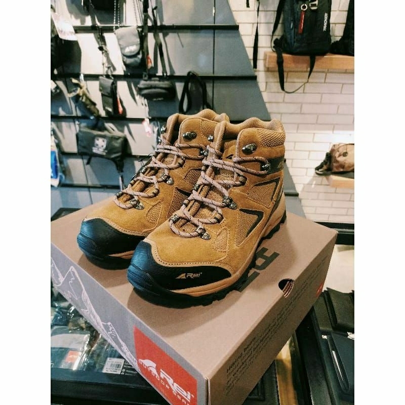 Sepatu Gunung Pria BLACK SMITH AREI OUTDOORGEAR - SEPATU HIKING REI PRIA BLACK SMITH - SEPATU TRECKI