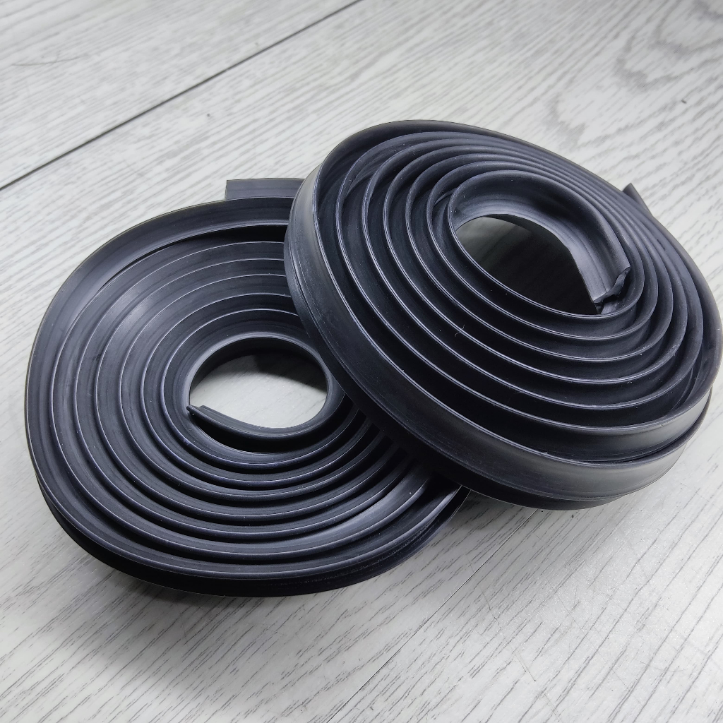 Karet Lis Fender Mobil Suzuki Escudo