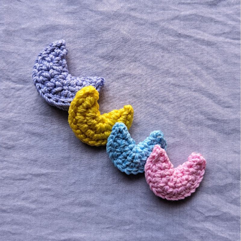 gantungan kunci bulan