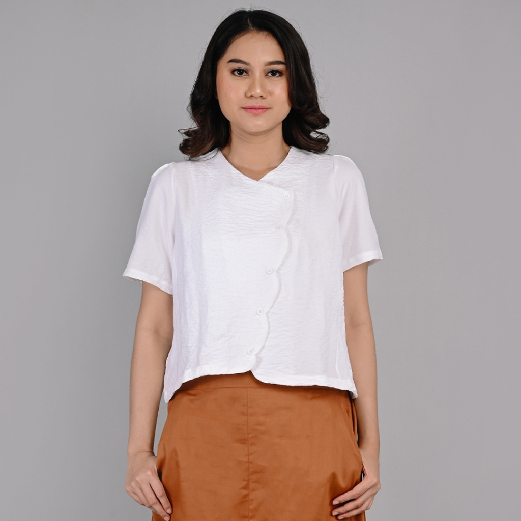 Rambla - Blanka Pakaian Blouse Wanita Scallop Accent White