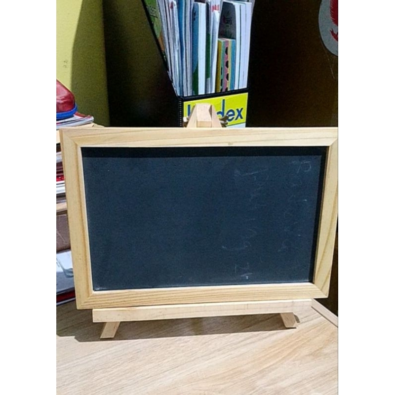 

Tripot mini papan tulis mini U30cm,x22cm,sudah sama stan lipat