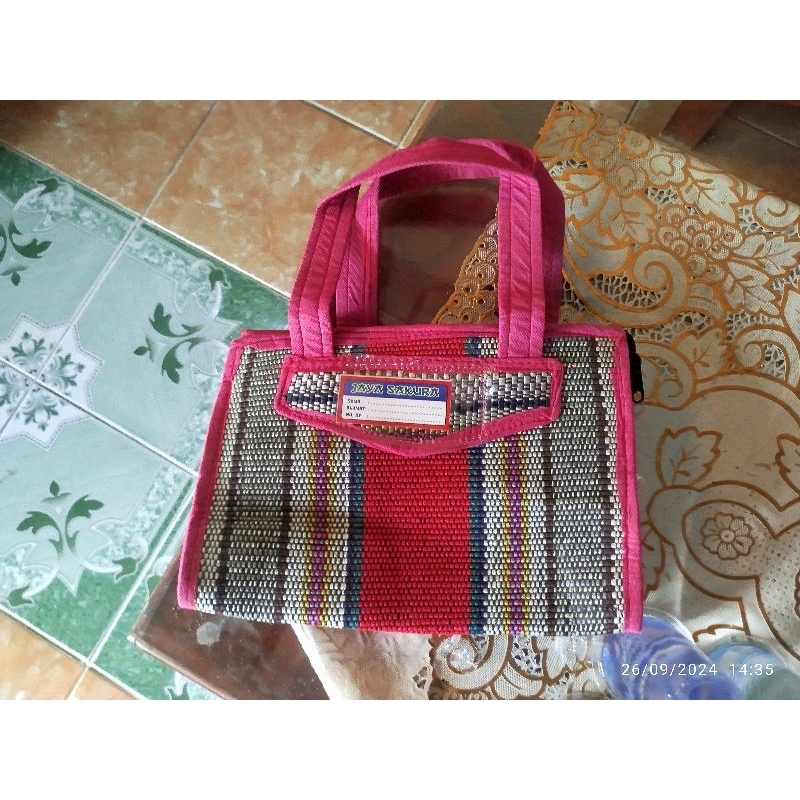 

tas tikar tas hajatan buwuh 3/4 kg