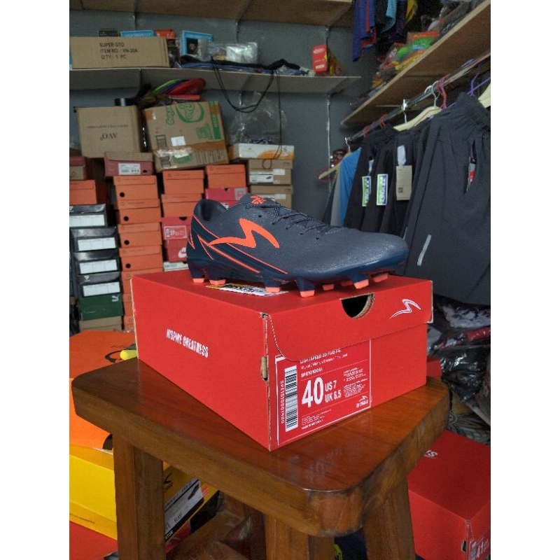 sepatu bola kaki Specs original