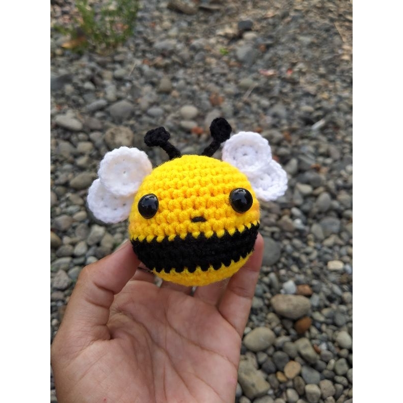 Boneka Rajut Amigurumi Lebah
