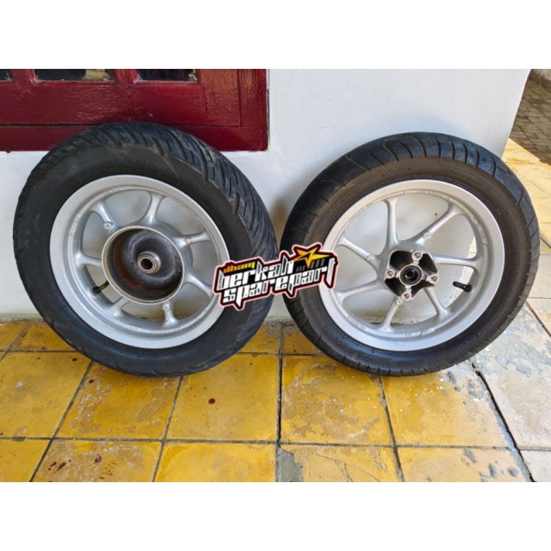 R12 SCOOPY ORIGINAL (PLUS BAN)