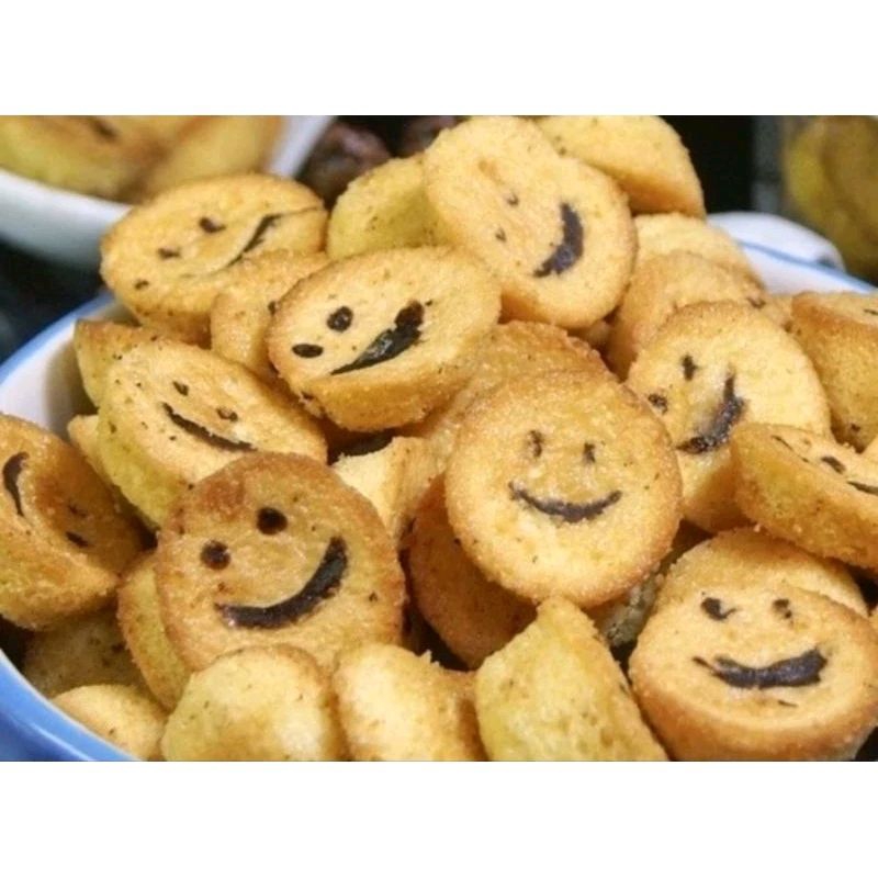 

KUE BOLU SENYUM 200 GRAM / BOLU SENYUM KERING / BOLU KERING SENYUM / BOLU KERING / KUE BOLU SENYUM KERING