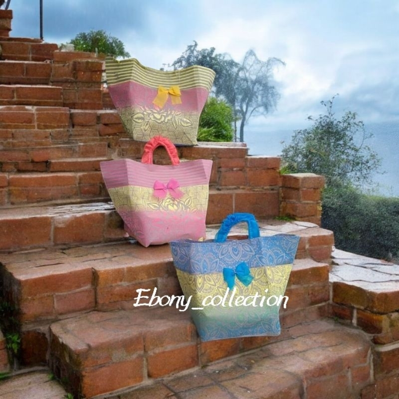 

tas spunbond dus 22 tebal kaku perlusin (12pcs)