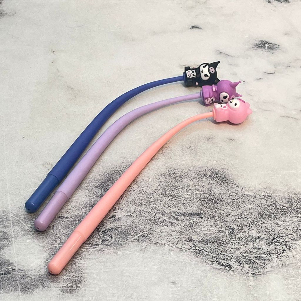 

Pulpen Goyang SANRIO Devil Cute Lucu Ready 4 Variant Tinta Gel Hitam / Pen Lentur Sanrio Kuromi Melody Super Unik Favorit Anak Best Seller Stationary Fancy Premium Quality Harga Termurah Bisa Grosir dan COD