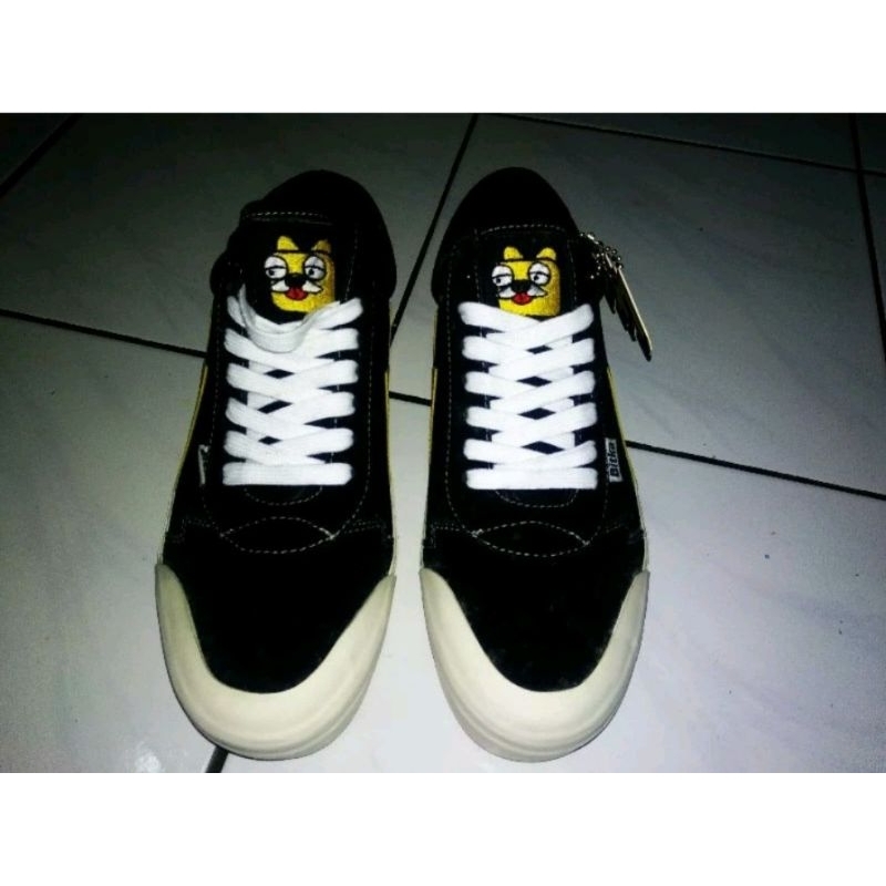 Sepatu Bitka X Rumah Atas Gallery  'Goffcat'