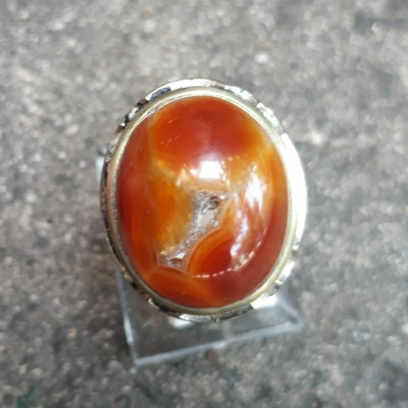 Batu akik combong merah