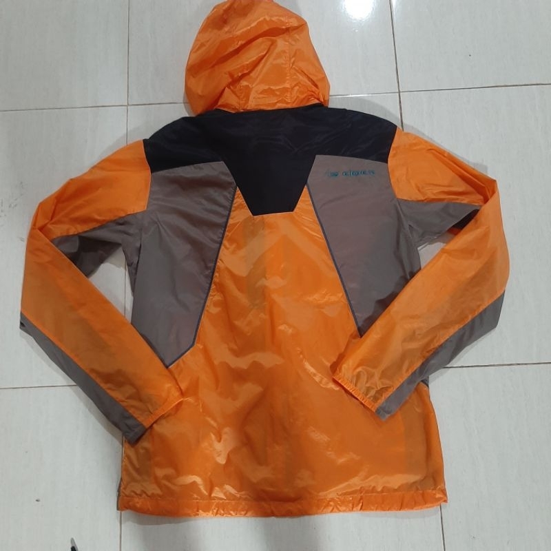 jaket running eider