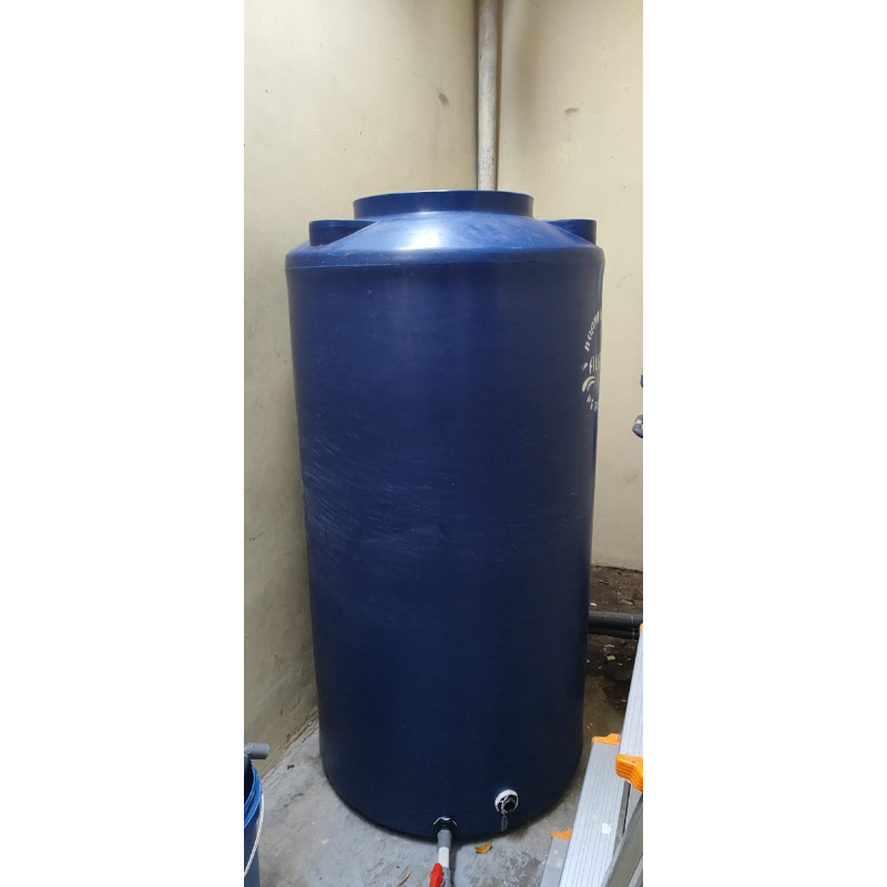 Toren air 700 liter