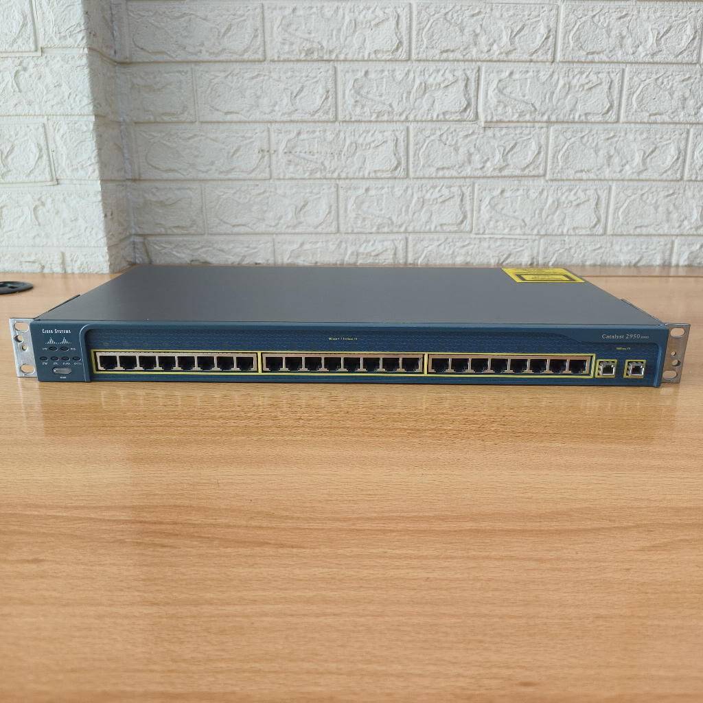 Switch Cisco Catalyst 2950 24 Port WS-C2950C-24