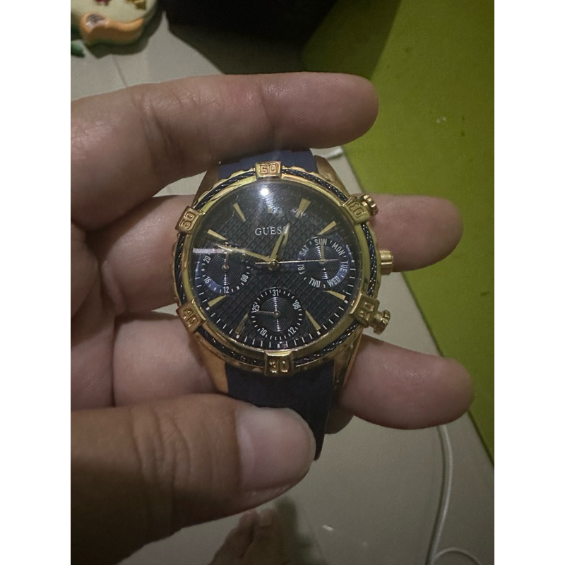 Preloved Jam Tangan Wanita Guess