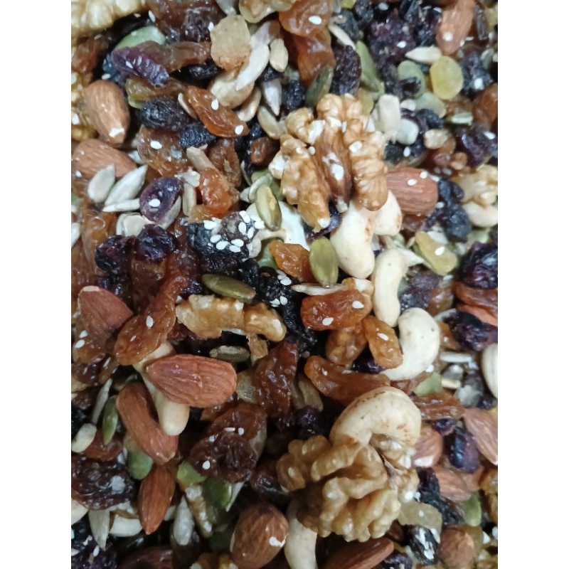 

Camilan Sehat Trail Mix kemasan 500 gr / Camilan untuk Diet Biji bijian