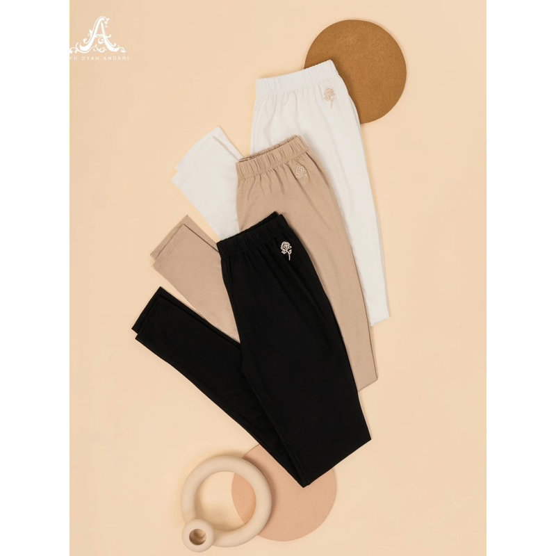 Essential Legging by Ayu Dyah Andari