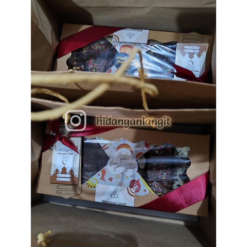 

Hampers fudgy brownies 22 x 10