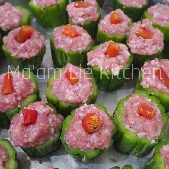 

Pare Isi Daging Cincang Mix Makau Koi Khas Kalimantan