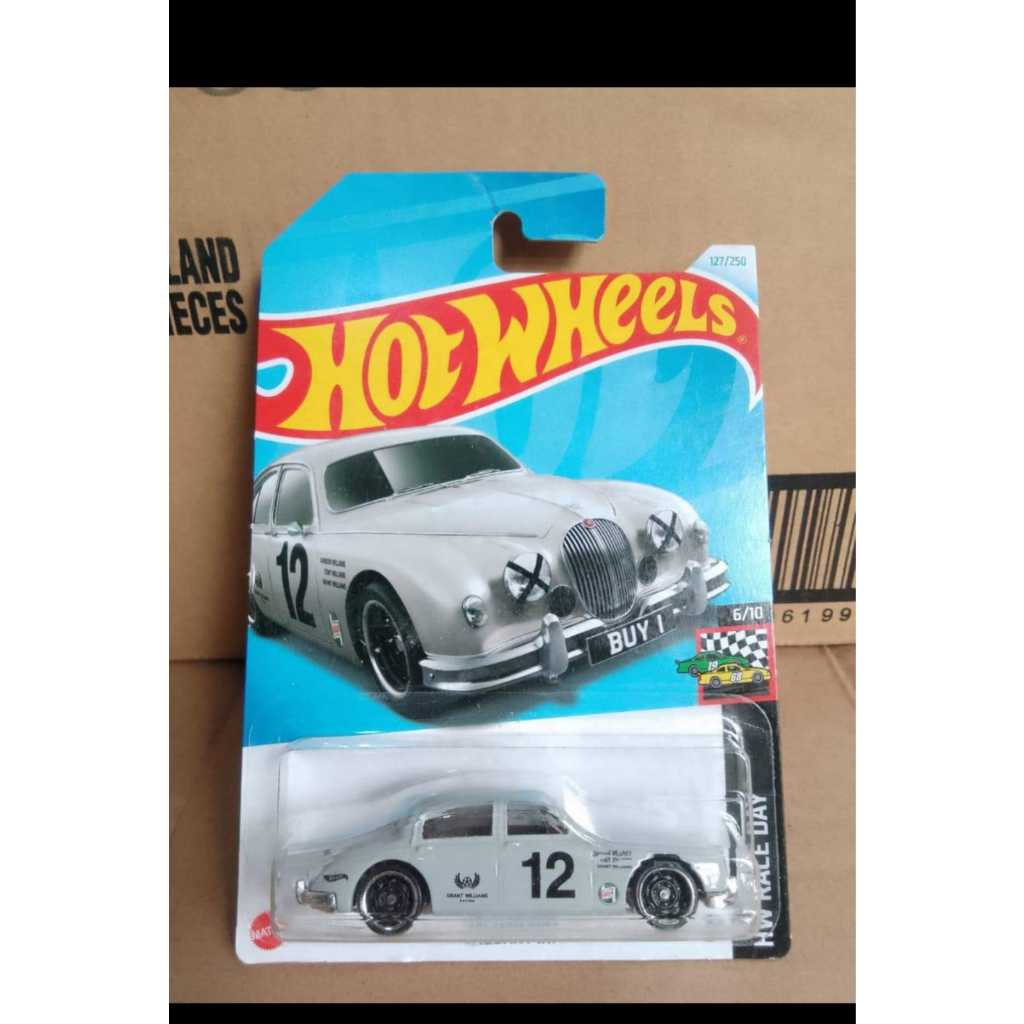 Hotwheels jaguar mk1 classic car abu abu grey
