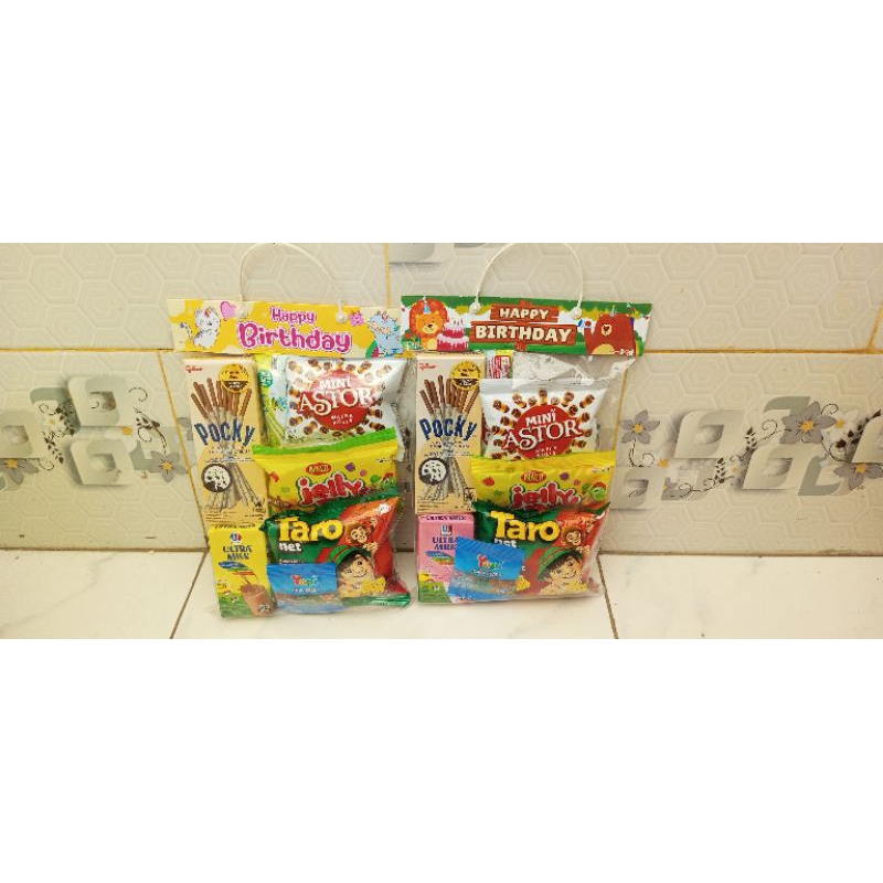 

Hampers Snack ultah anak/bingkisan ulang tahun anak label nama Ad
