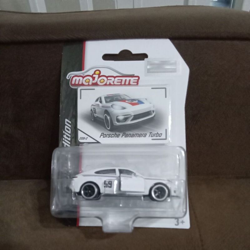 porsche panamera turbo majorette putih