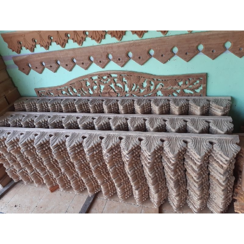 lisplang ukir lisplang kayu dekorasi rumah loster ornamen kusen pintu jendela boven