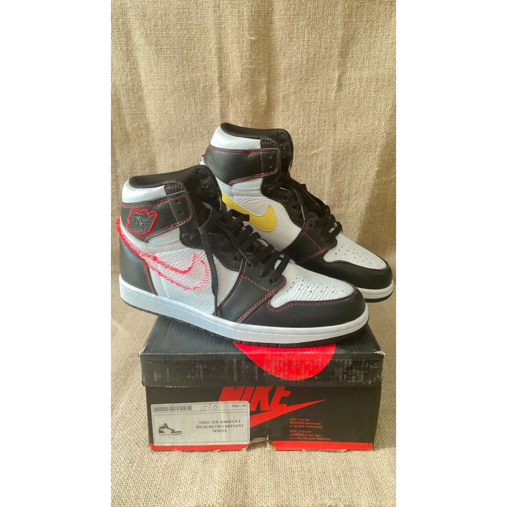 NIKE - Sepatu Air Jordan 2 High Retro Defiant White untuk Pria Ukuran 43 (asli)