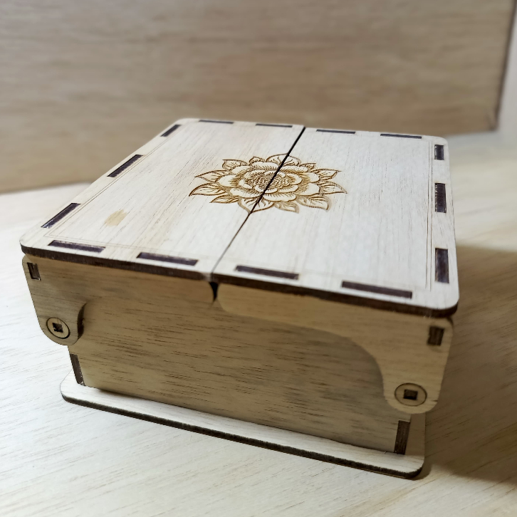 

B011. Minibox kayu 2 tutup dengan ukuran 10*10*5cm (dalam) yang elegan dan cantik cocok untuk packaging kado, souvenir, atau sebagai hadiah exclusive