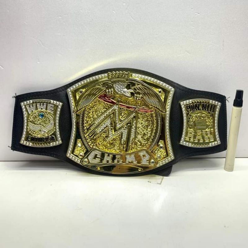 mainan aksesoris dioramasabuk smackdown wwe figure champ Skala 1:1Bisa dipakai
Cocok untuk cosplay

