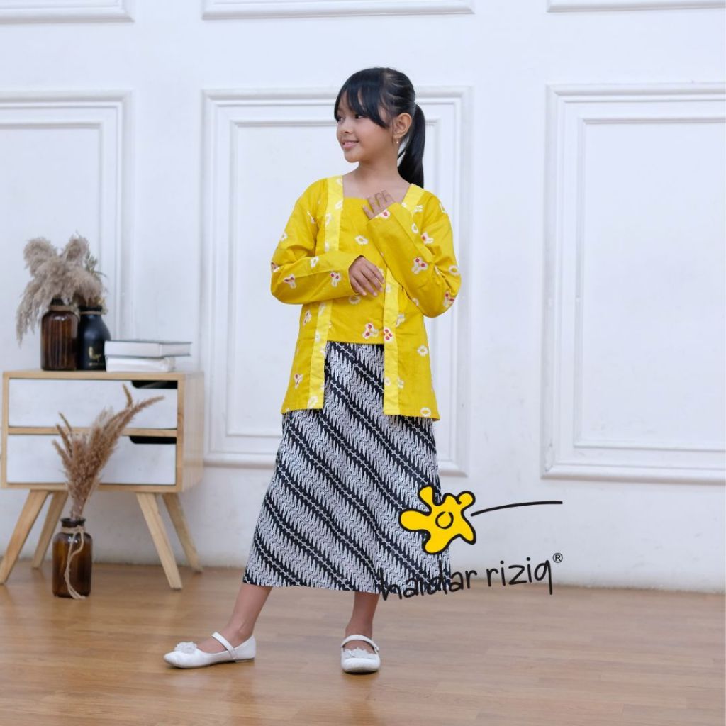 setelan kebaya kutu baru anak perempuan modern hijab