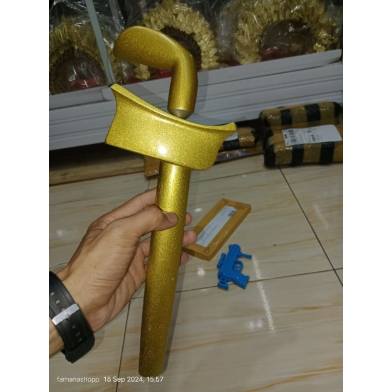 keris kayu pengantin adat Bugis Makassar gold