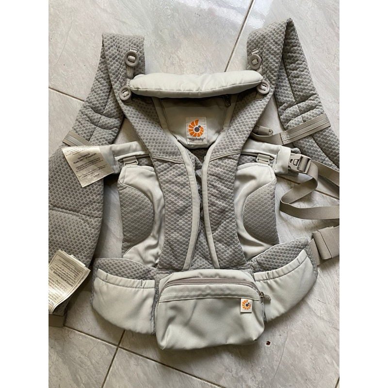 Preloved ergobaby omni breeze - Pearl grey