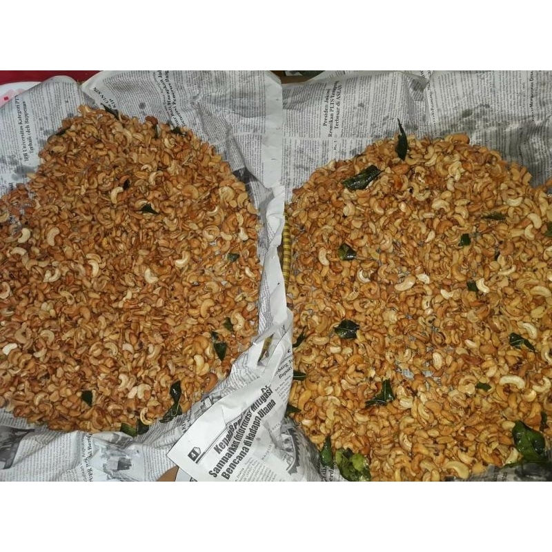 

Kacang Mede Patahan Matang 500gram