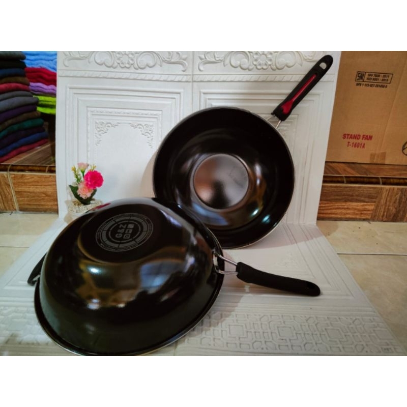 Wajan enamel/wajan gagang/wajan 32cm