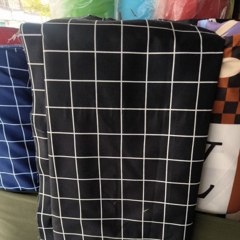 kain bahan seprei microtex motif kotak