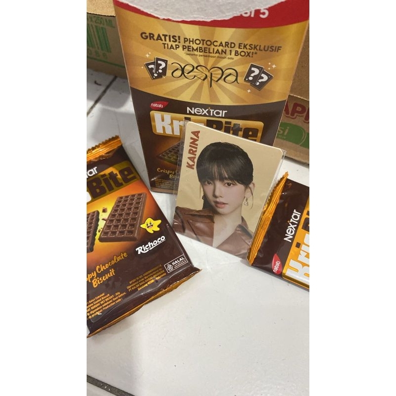

NABARI KRISYBITE COKLAT VIRAL FREE FOTO CARD ARTIS KOREA DALAM KOTAK
